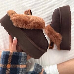 UGG Womens Funkette Slippers Burnt Cedar